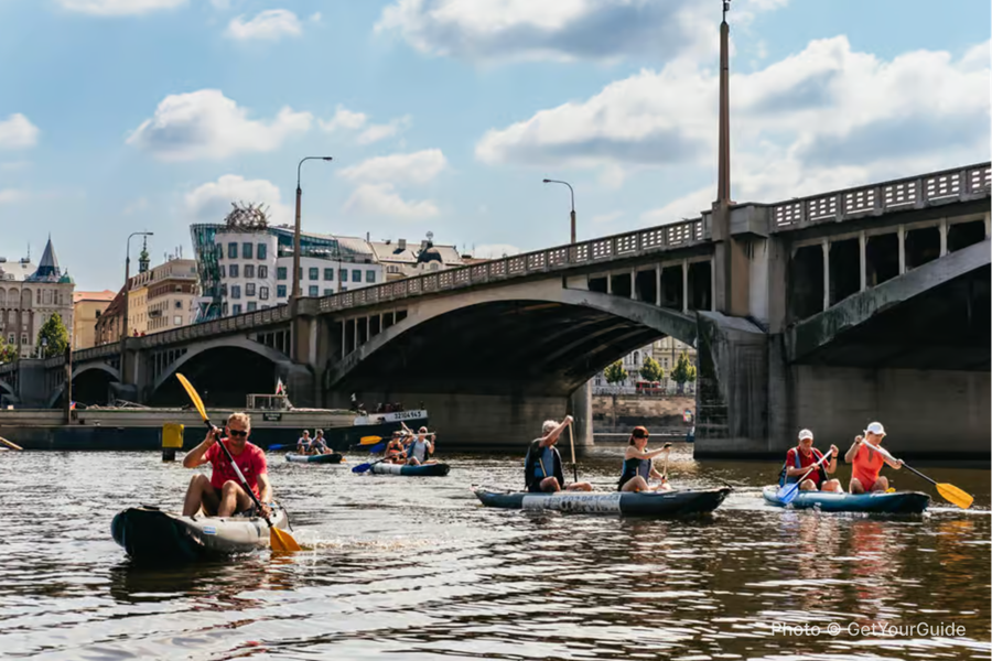 Prague: Vltava River Guided Canoeing Tour - photo 6