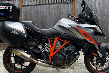 2017 KTM 1290 SUPER DUKE GT motorcycle for rent near Seattle, WA