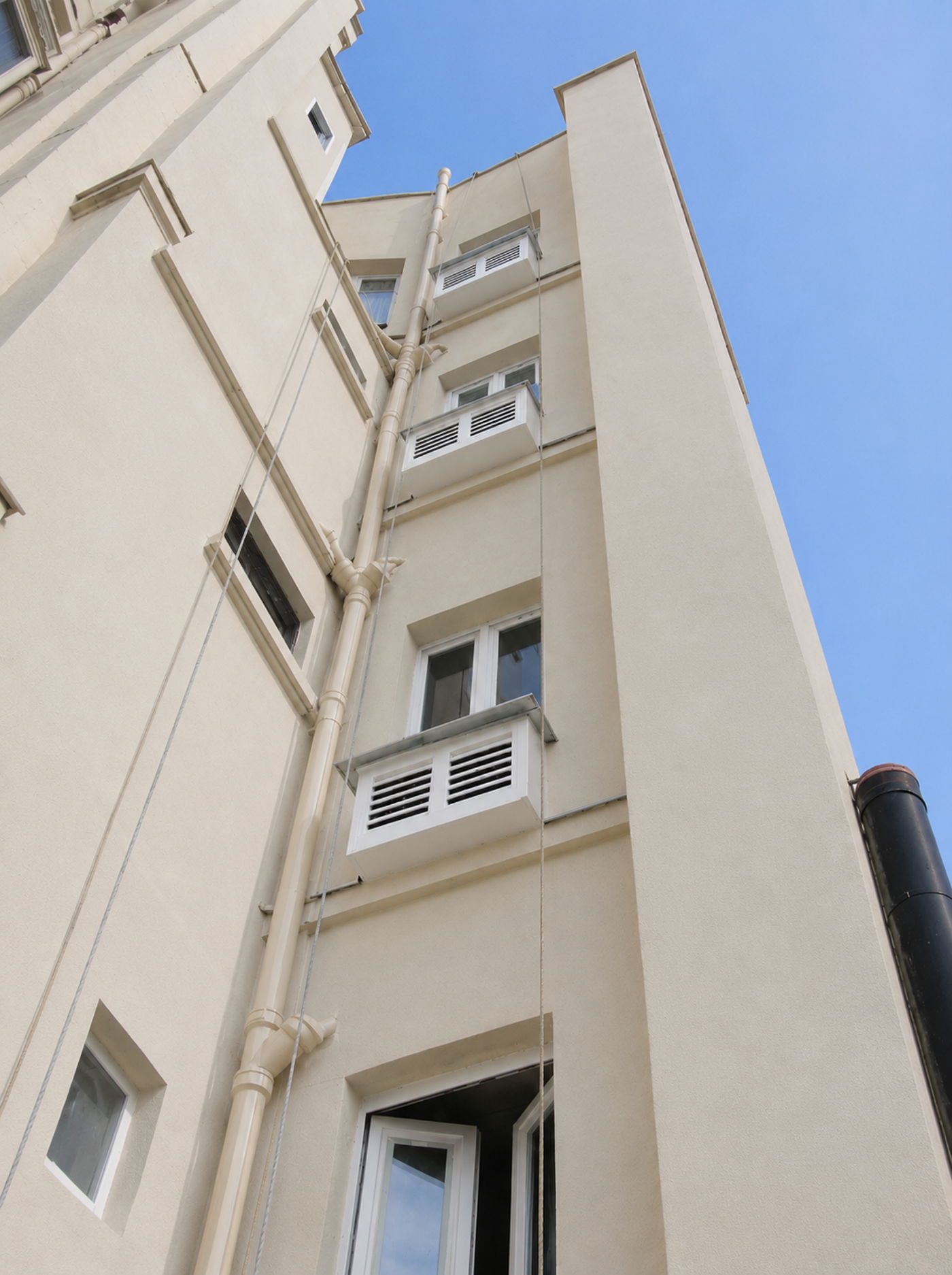 Ravalement façade cour de l’immeuble — Paris 3ᵉ