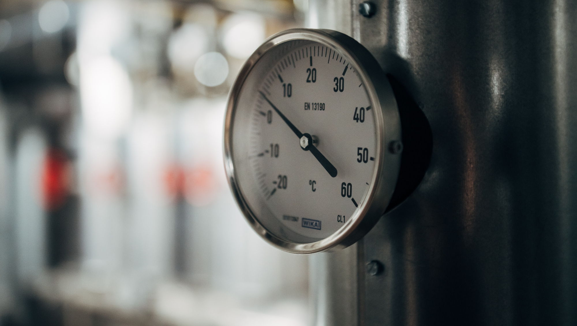 Thermometeranzeige im Heizungskeller