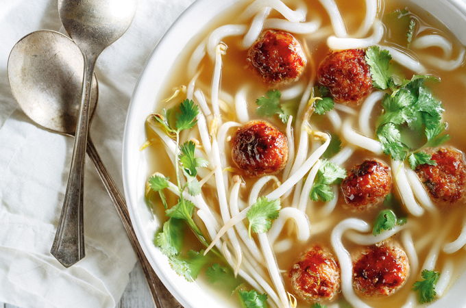 Soupe-repas aux boulettes de quinoa et porc