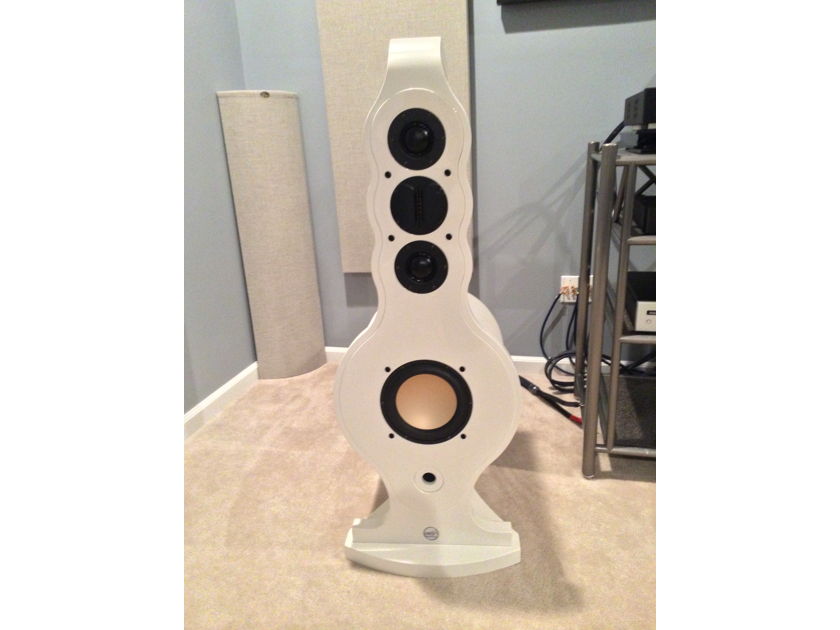 Pearl Evolution  Victor Ballerina 401/8 DPG Hot new speaker from Italy demo available