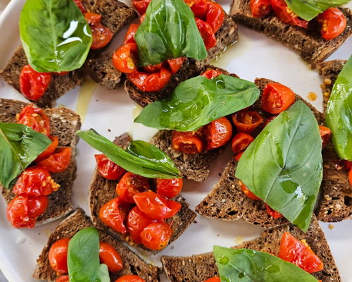 Cooking classes Camaiore: Discover Tuscan bruschetta: tradition and creativity