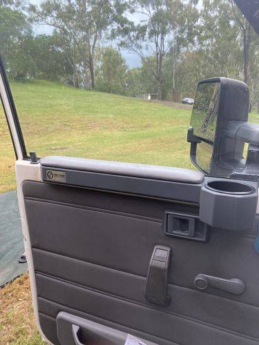 Magnetic Land Cruiser 70 Series Cup Holders and Car Armrest   TheOrganisedAuto Official Australia – The Organised Auto