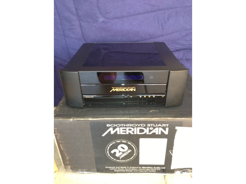 Meridian 800 v2 CD/DVD Player w/ Meridian 861 Preamp world class
