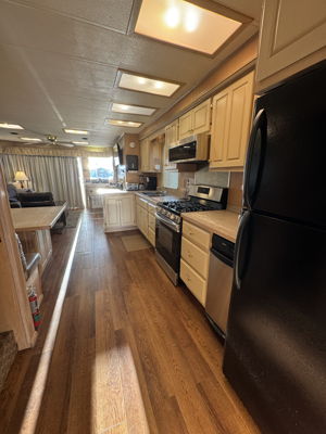 Boat Image 12