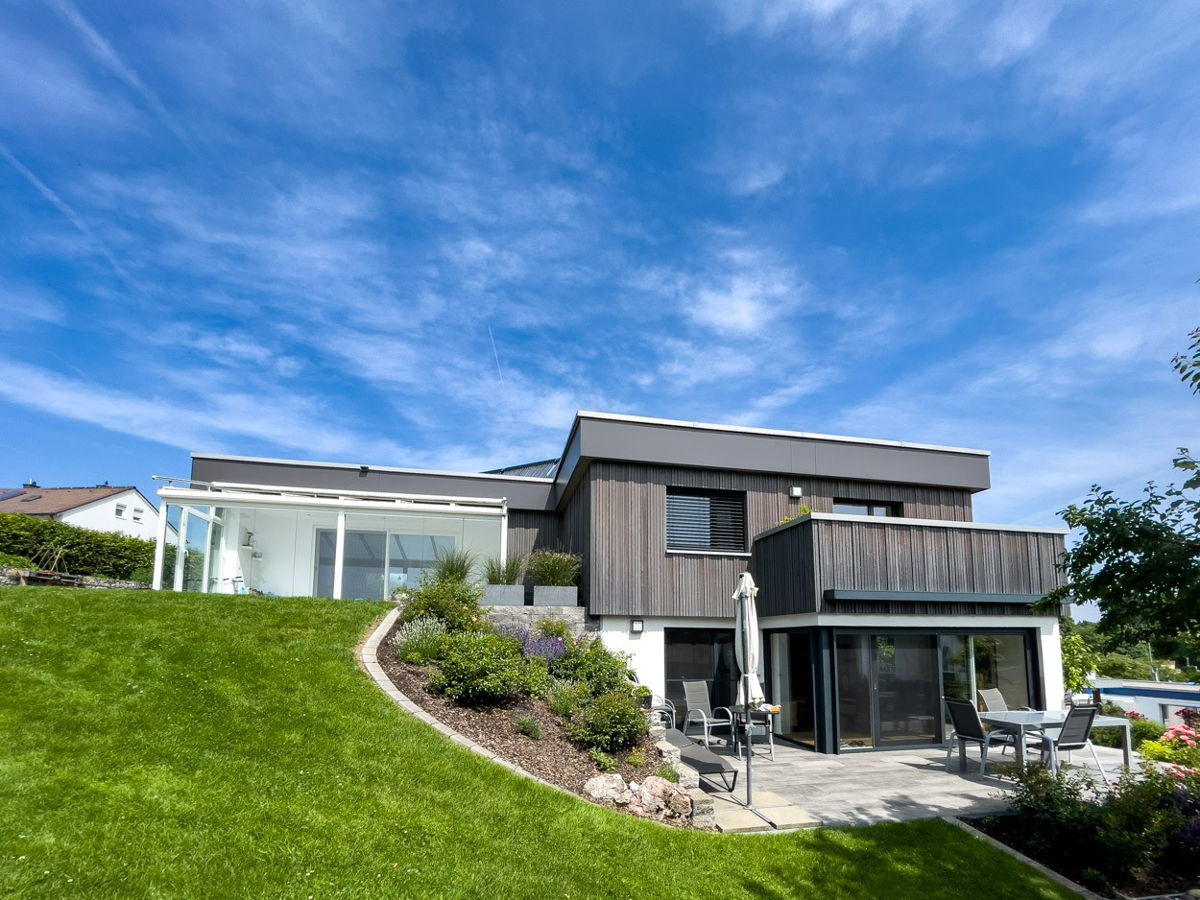 Foto Kundenreferenz Einfamilienhaus Außenansicht