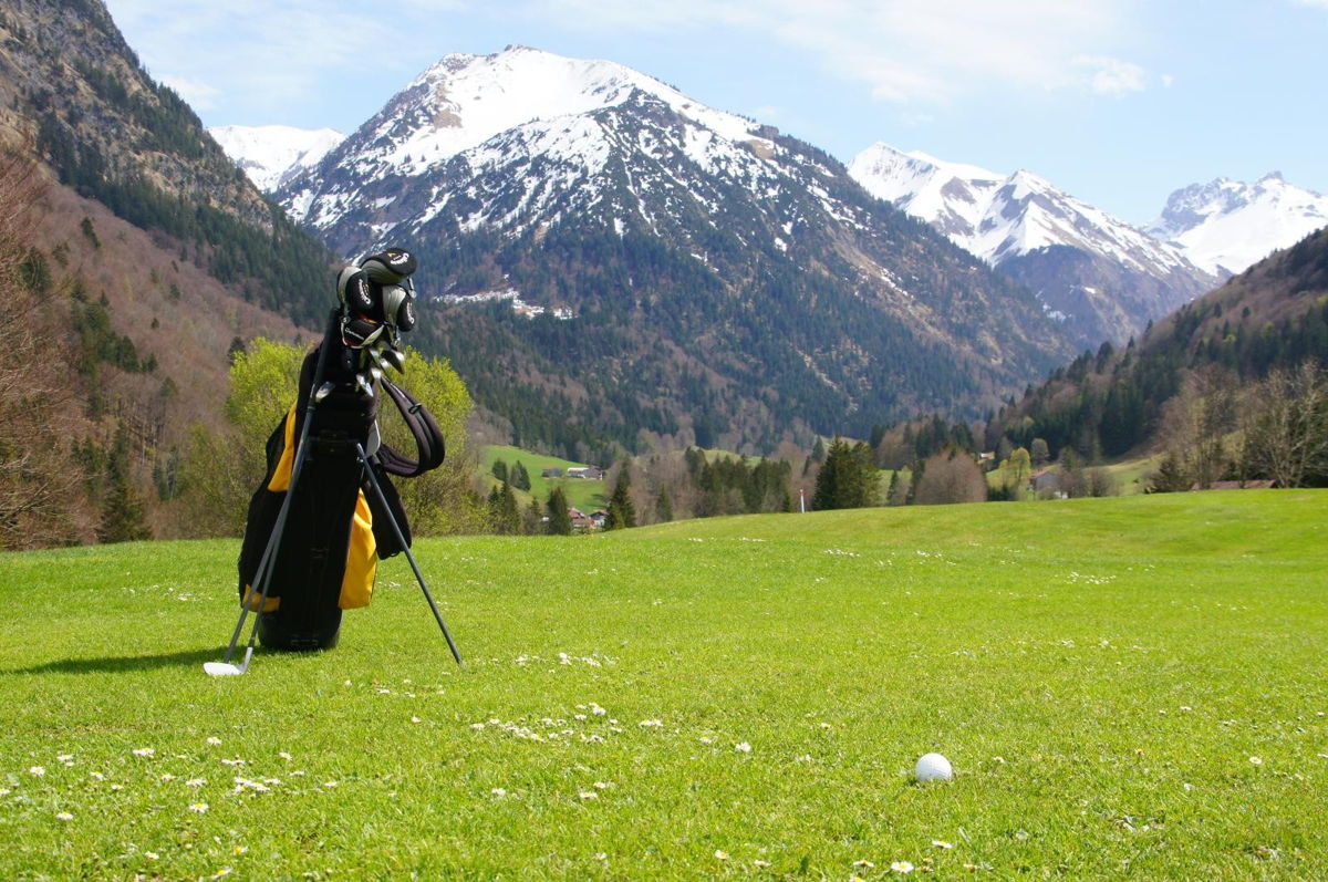 Golf in the nearby Allgäu region