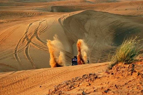 Индивидуальное катание по песчаным дюнам на автомобиле 