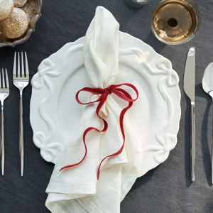 Benedita Bow Stoneware Dinner Plates, Set of 4