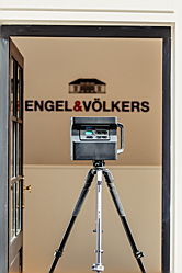  Würzburg
- Dies ist unsere Kamera, womit virtuelle Rundgänge erstellt werden.