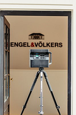  Würzburg
- Dies ist unsere Kamera, womit virtuelle Rundgänge erstellt werden.
