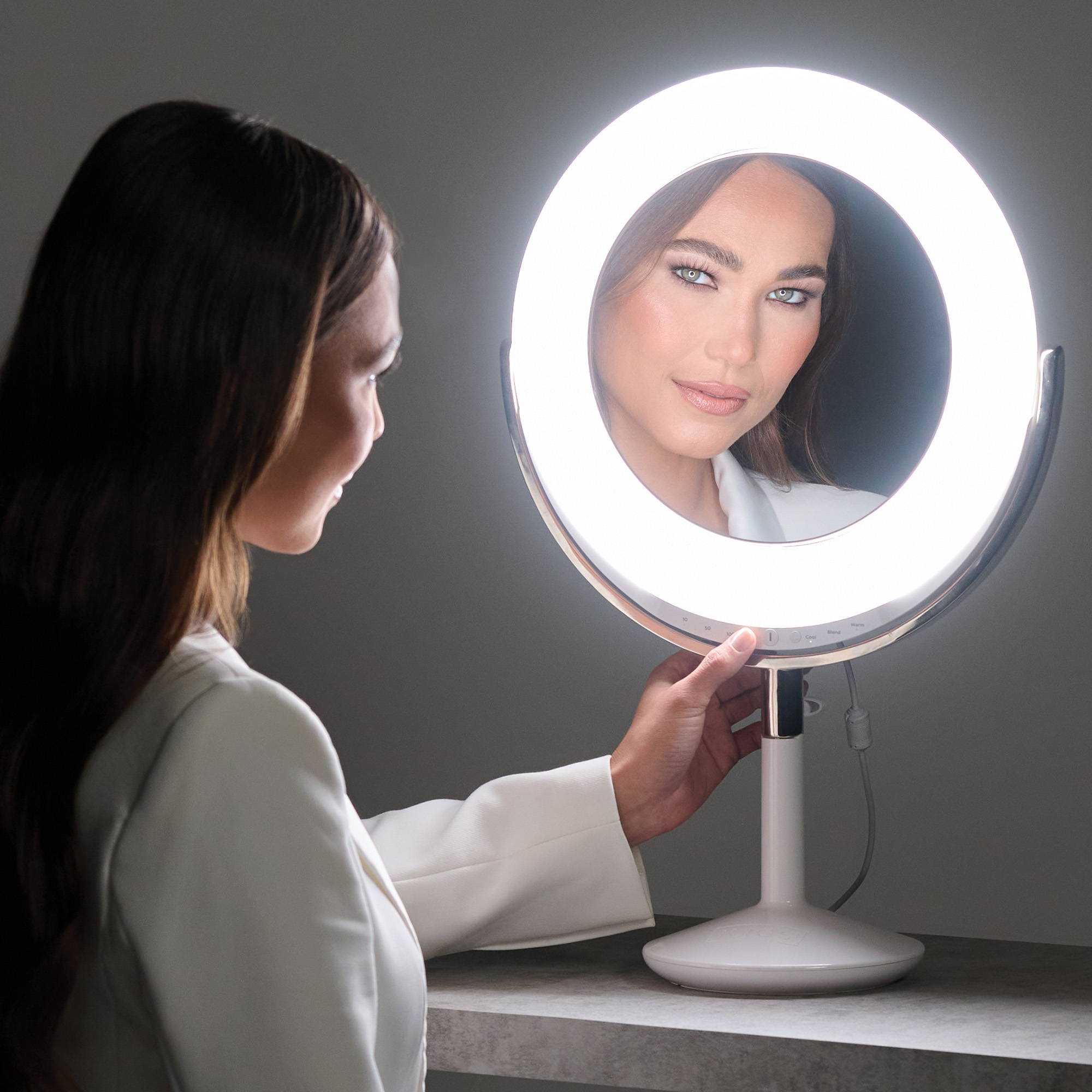 Ilios Lighting 12 Of The Best Make-Up Mirrors With Lights To Step Up Your Beauty Game