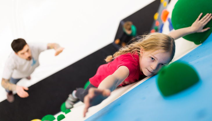 monkeyspot duisburg mädchen an kletterwand