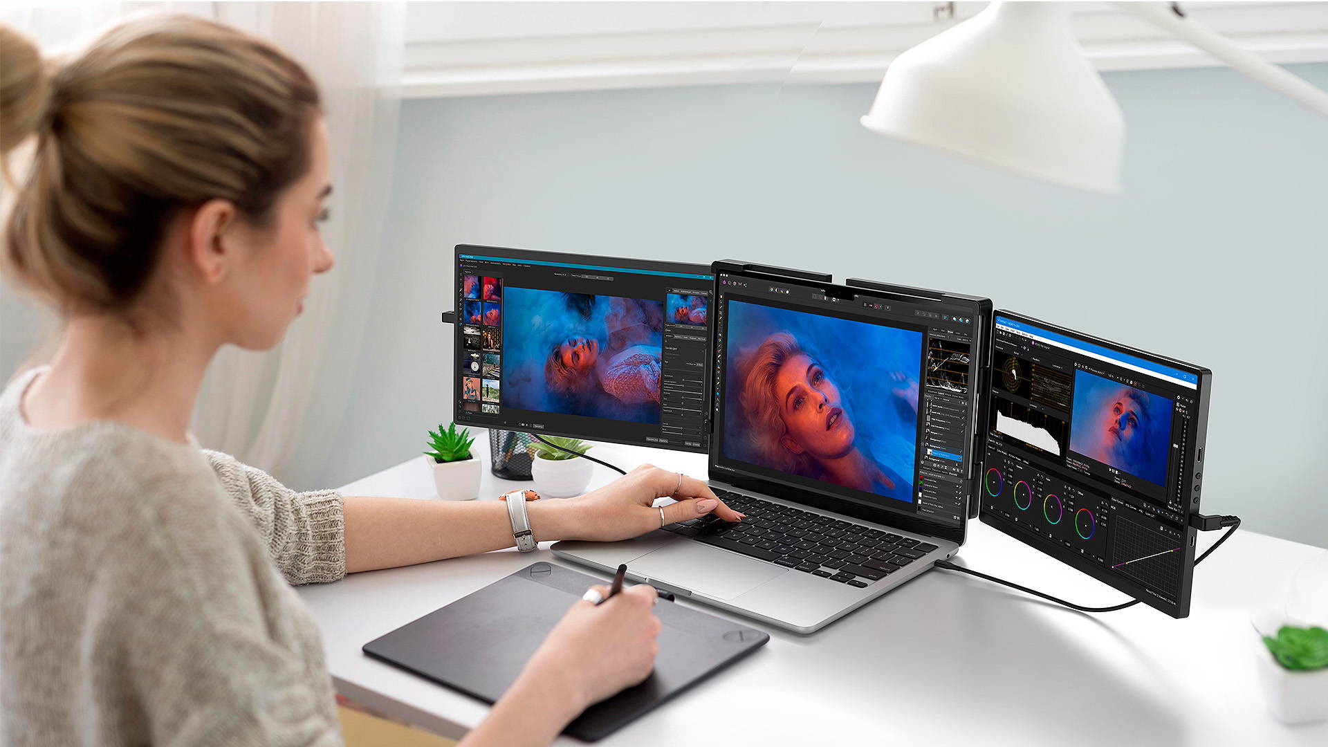 UStation Z 14 - Tri Screen Laptop Monitor Extender Triple Display Portable Workstation