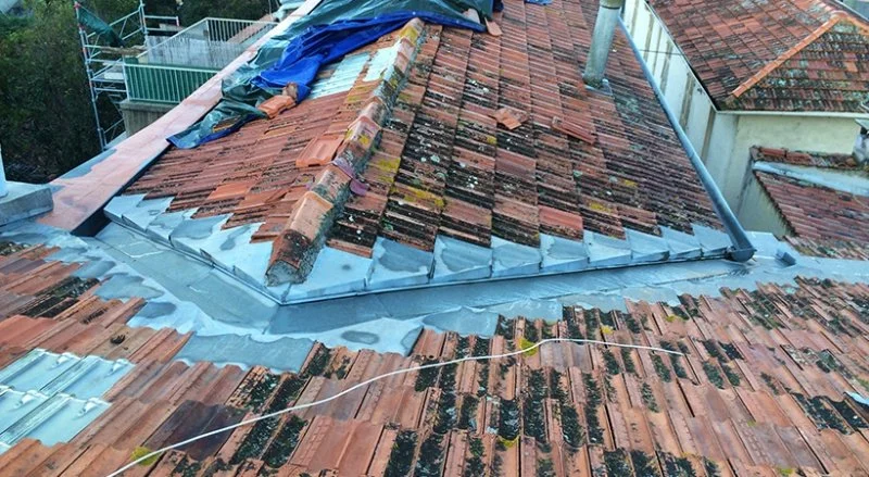 Pose de tuiles de Marseille à Nice – La Trinité — photo 5 sur 9 — CEG TOITURE
