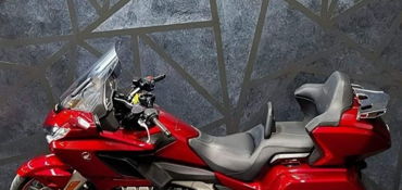 2018 HONDA GOLD WING TOUR motorcycle for rent near Elk Grove Village, IL