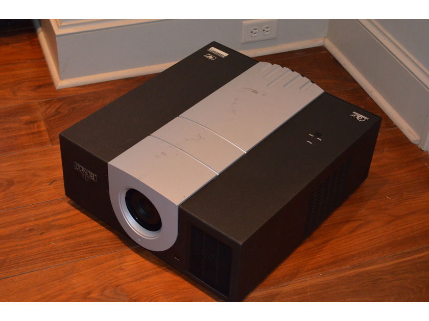 Runco RS-1100 Ultra Projector