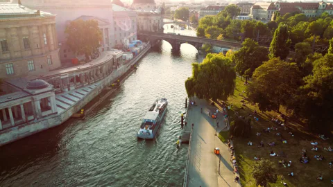 Evening Boat Cruise – Romance & Moonlight