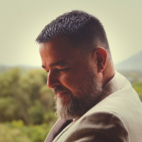 /images/default-avatar.png