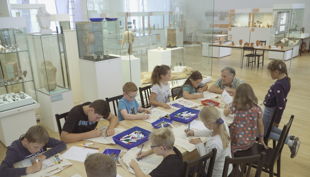 aegyptisches museum basteltisch