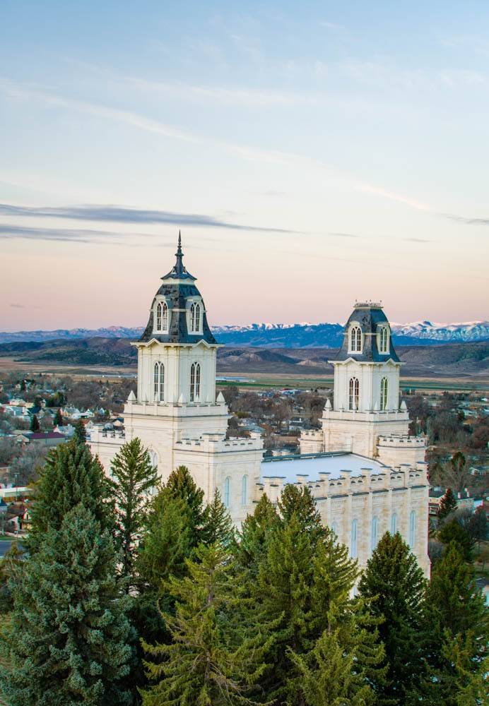 Vertical photo of the Manti Temple taken from a higher angle.