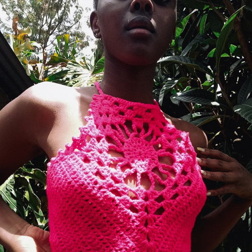 ROZE BLOEMEN VLOEIENDE HALTER TOP