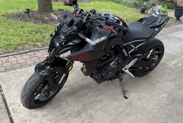 2026 SUZUKI GSX-8S motorcycle for rent near Austin, TX
