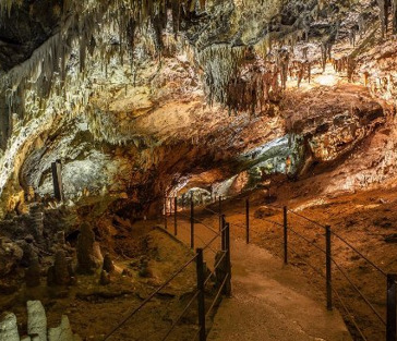 Пещеры Кастельчивита - зачаровывающее подземное царство.
