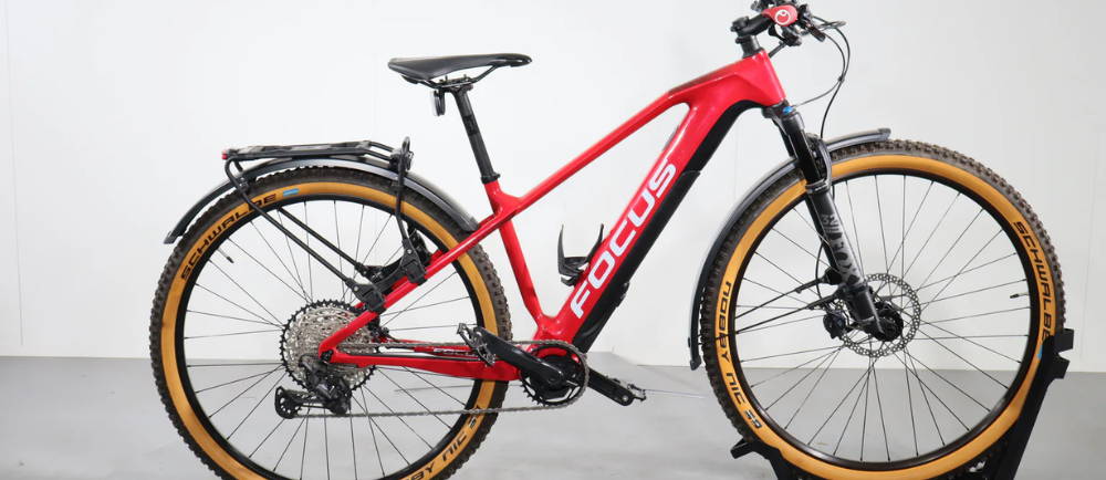 Focus Raven electric mountain bike red