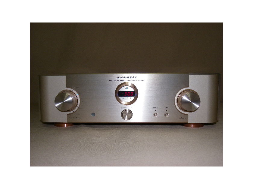 MARANTZ SC-7S2  PREAMP- EXCELLENT CONDITION- USED LESS THAN 200 HOURS