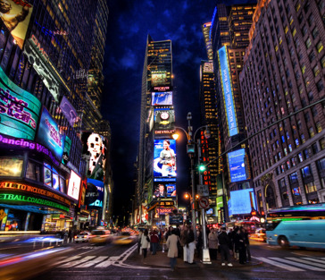 Вечерняя Times Square со смотровой площадкой Empire State Building