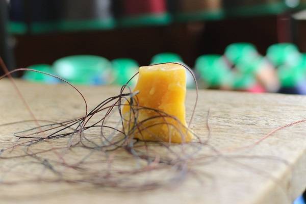 waxed or non-waxed thread