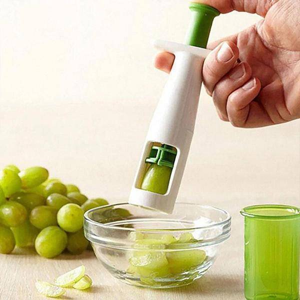 Slicer with handle for fruits and vegetables