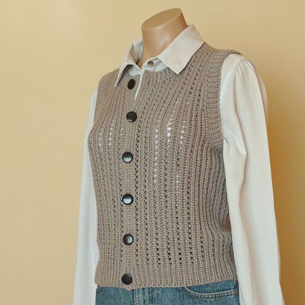 "Boston vest" crochet sweater