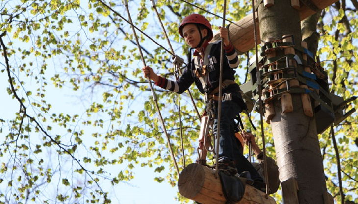 abenteuerpark potsdam sattel im blauen parcours