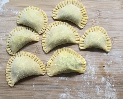 Corsi di cucina Milano: Ravioli fatti a mano e Prosecco: un’esperienza da gustare