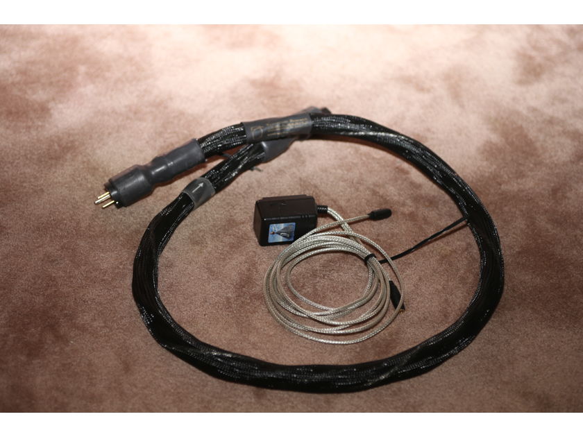 Synergistic Research Tesla Series 5 Foot Hologram D Power Cable