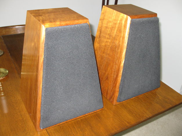 FRIED C-2 Stereo speakers