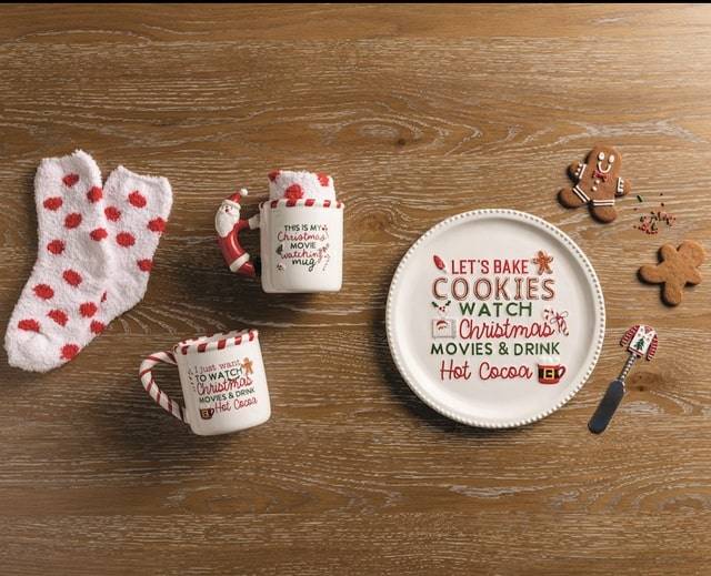 outdoor decoration nutcrackers with wreath and candy cane