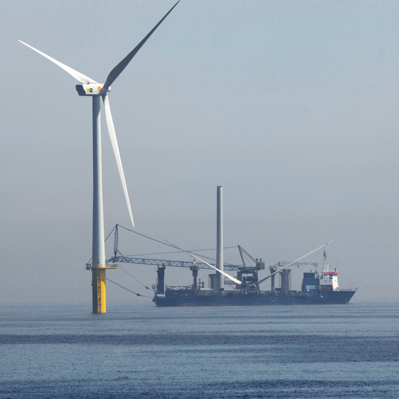 Windmolen op zee gebouwd