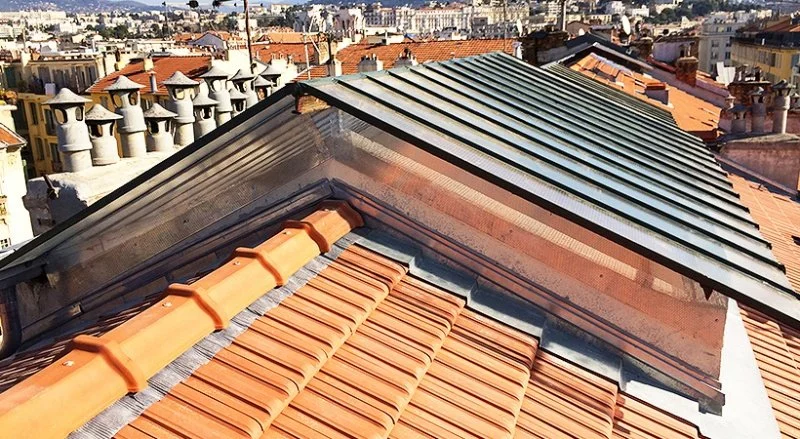 Rénovation de la couverture en tuiles de Marseille d’un bâtiment à Nice – Clemenceau — photo 12 sur 18 — CEG TOITURE