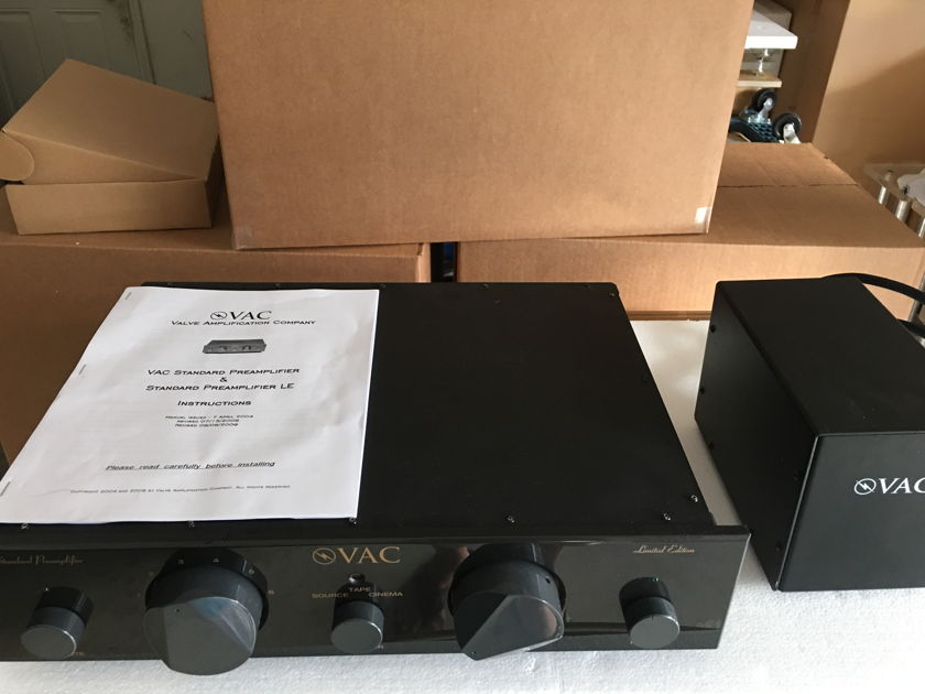 VAC STANDARD LE Preamplifier with external power supply  With Phonostage (Great unit for low price)