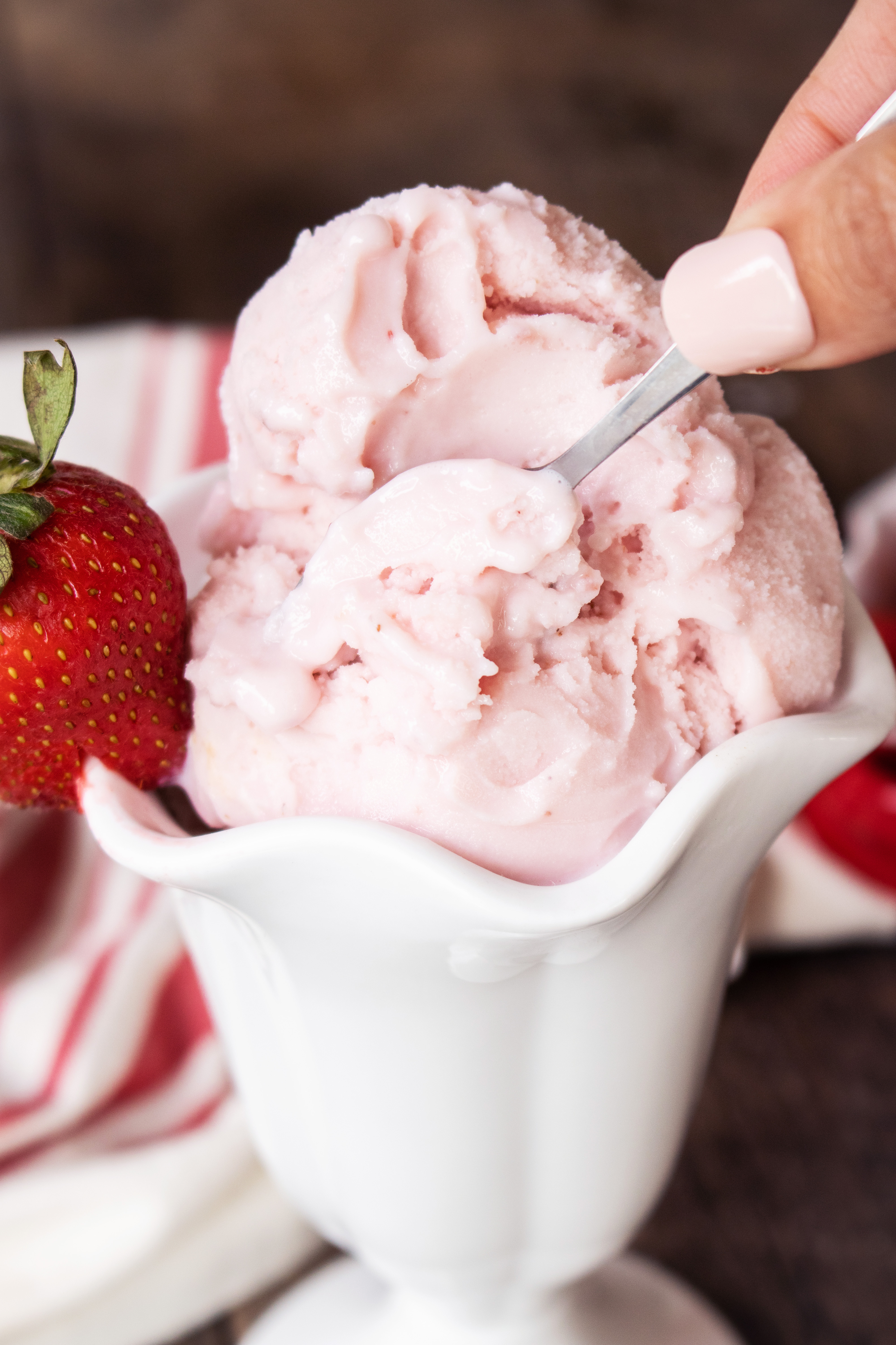 keto strawberry ice cream