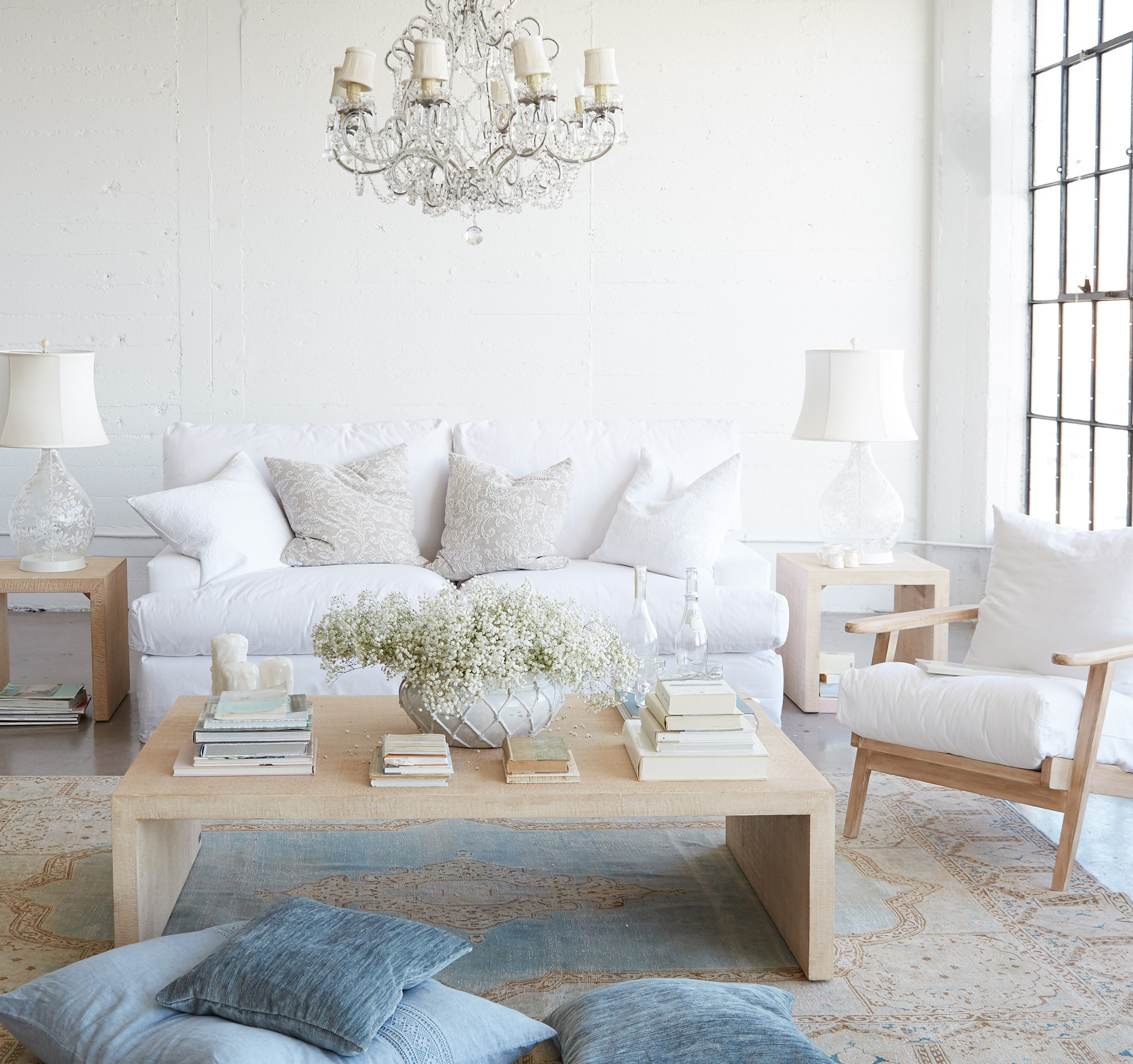 Shabby Chic Decor finds await you in this inspiring lineup of interior design inspiration. #shabbychic #interiordesignideas #decoratingideas #rachelashwell #livingroom