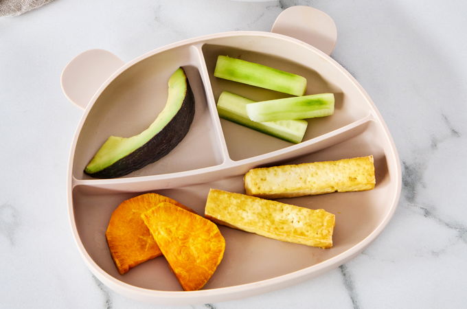 Bols-repas au tofu, à la patate douce et à l’avocat (DME)