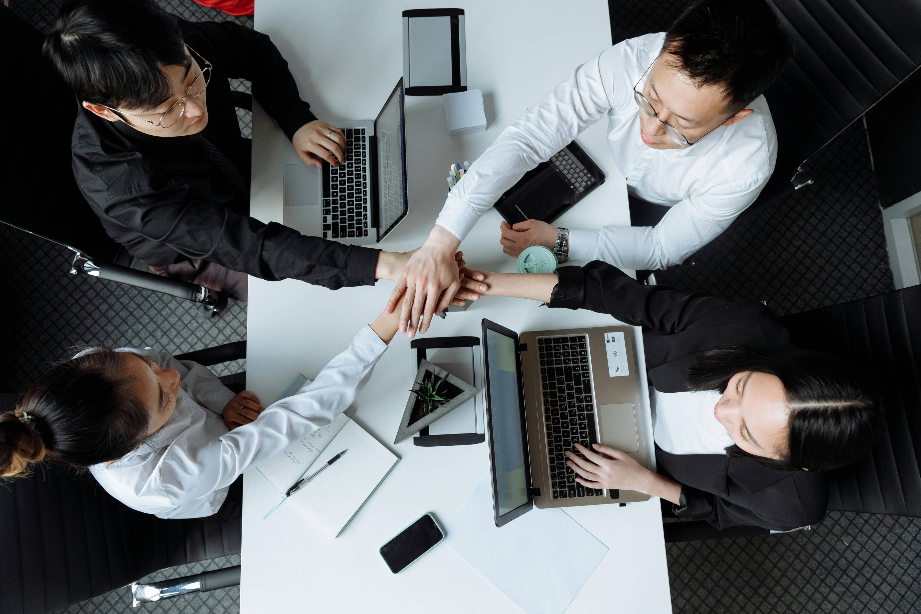 Business broker advising clients on seeking investors