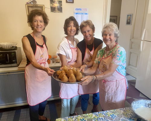Corsi di cucina Catania: Dalla Sicilia alla tua cucina: arancini catanesi e tiramisù