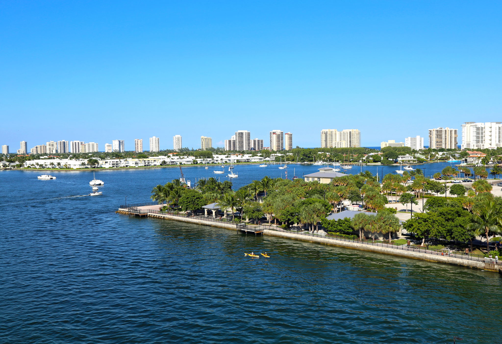 Properties En Venta in Riviera Beach
