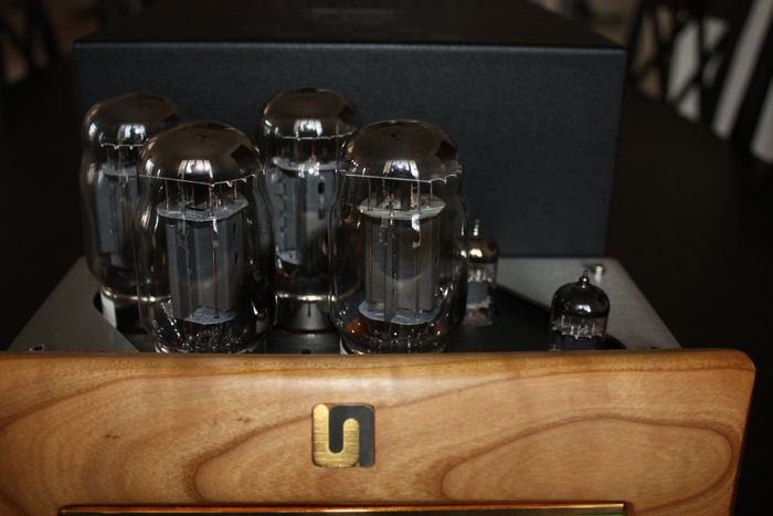 UNISON RESEARCH P30K MINT WITH BRAND NEW TUBES